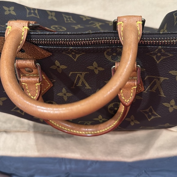 Authentic speedy 25 monogram comes with dust bag - Picture 10 of 11